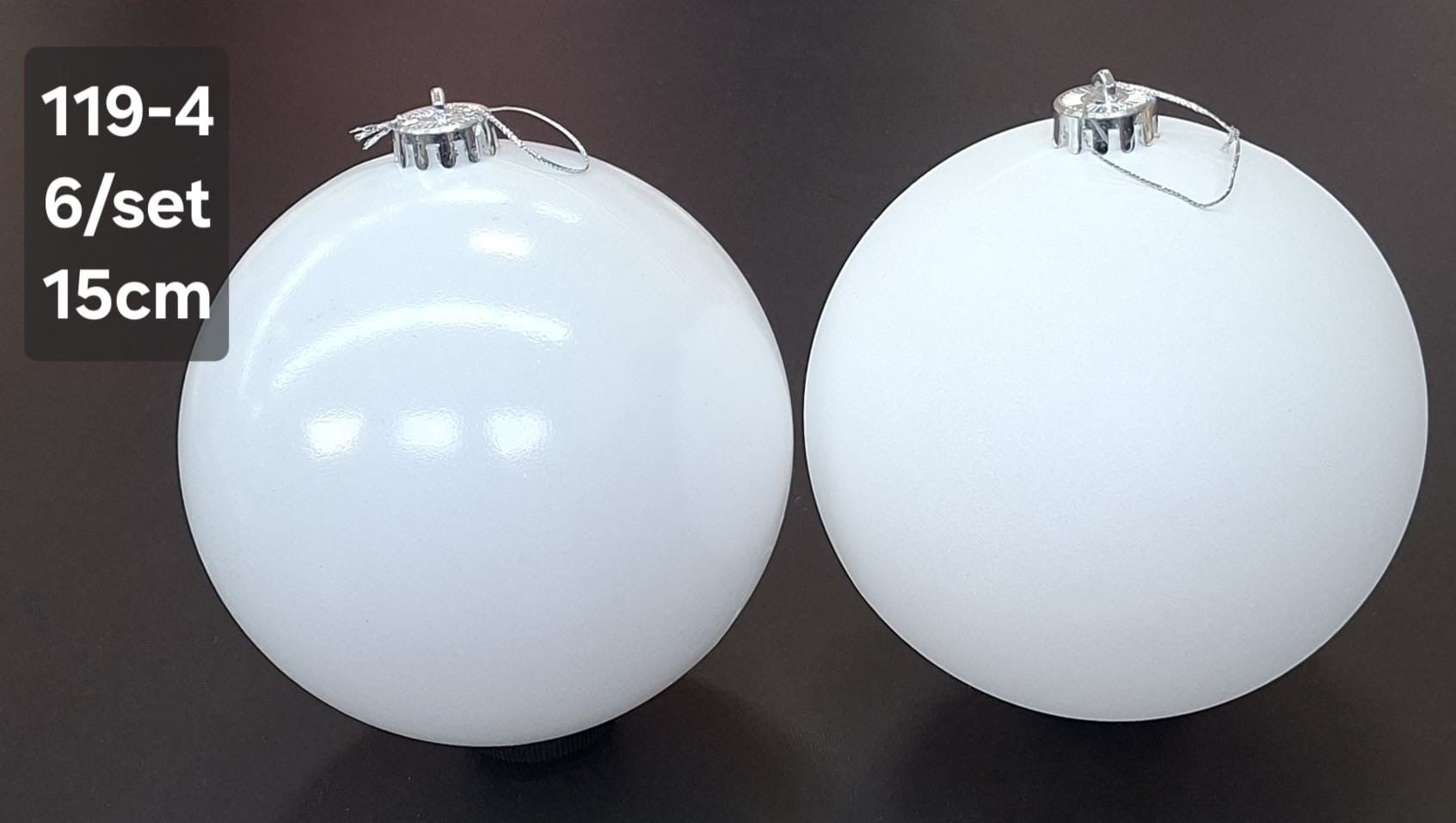 Set 6 Globuri de Crăciun Albe, Mate și Lucioase - 15cm